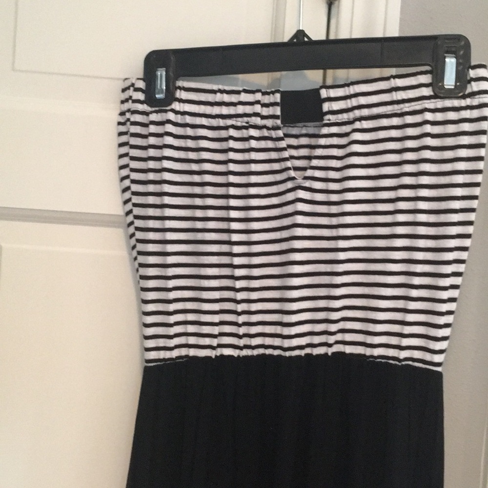 en creme black & white maxi dress. NWOT - Picture 4 of 5